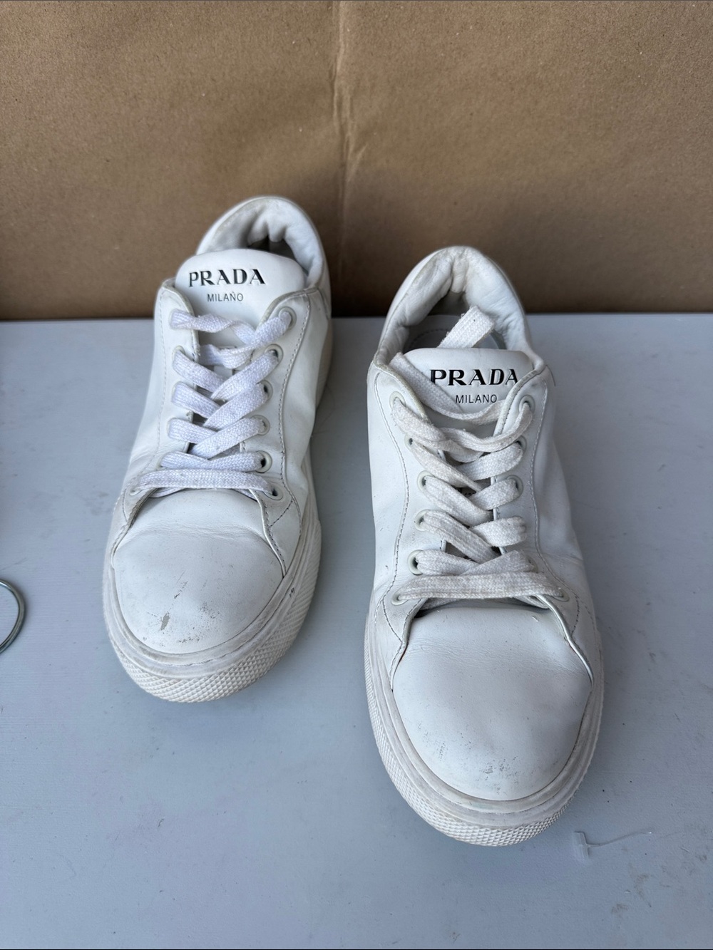 Authentic prada white leather low-top sneakers size EU 37.5 (US 7.5)model 1E612M